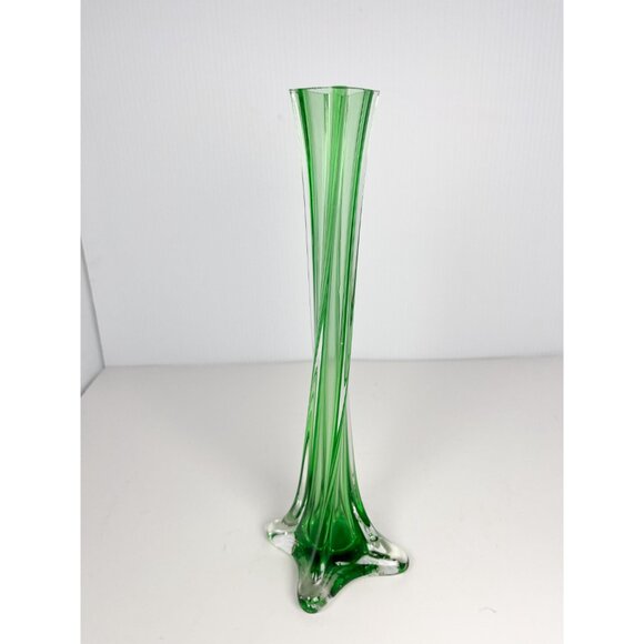 Vintage MCM emerald green art glass bud vase - twisted glass, footed - Picture 2 of 9